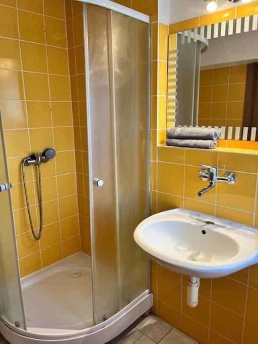 דירות ברטיסלאבה Charming Studio In The Old Town מראה חיצוני תמונה